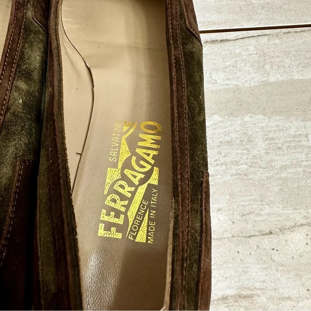 Salvatore Ferragamo Women Sz 9.5 AA Brown Green Suede Vintage Boho Chic Slip Ons